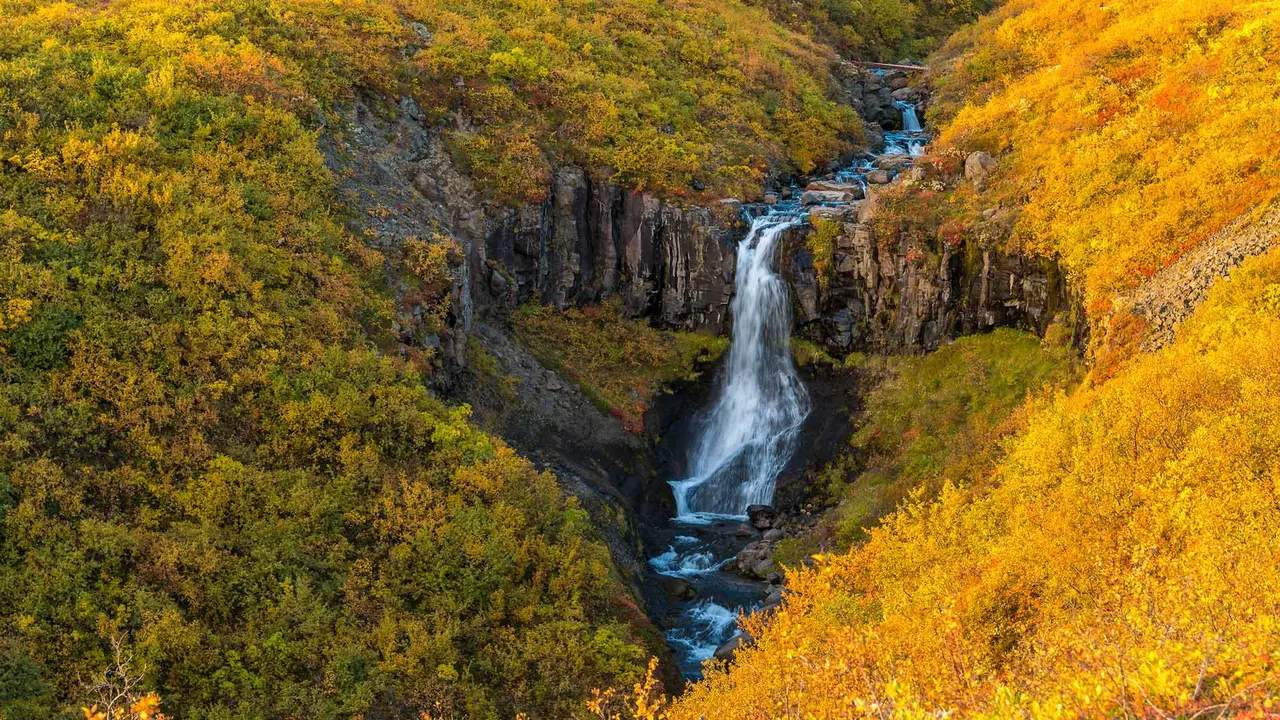 Cascata sotto il Polo