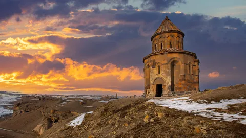 Storia, Vento e Rovine