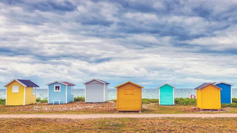 Chromatic coastline
