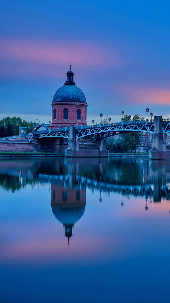 Quand Toulouse s&rsquo;illumine au cr&eacute;puscule