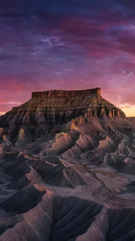 虹色に輝く大地