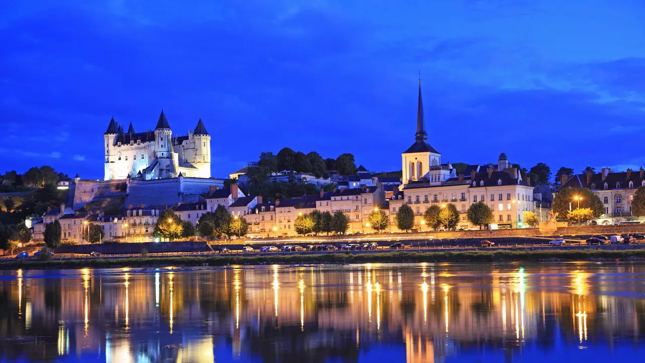 Cr&eacute;puscule royal sur les bords de Loire