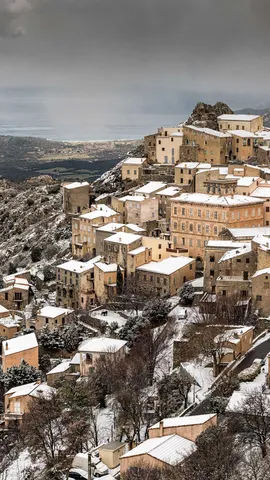 科西嘉岛上的Speloncato市，法国