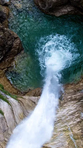 新天鹅堡附近P&ouml;llat峡谷的瀑布，德国巴伐利亚