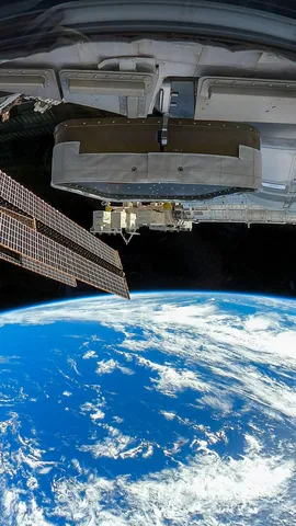 今日は世界宇宙飛行の日