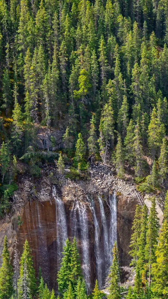 Like a waterfall, free and wild