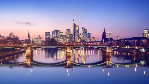 Alte Br&uuml;cke Bridge, Frankfurt, Germany