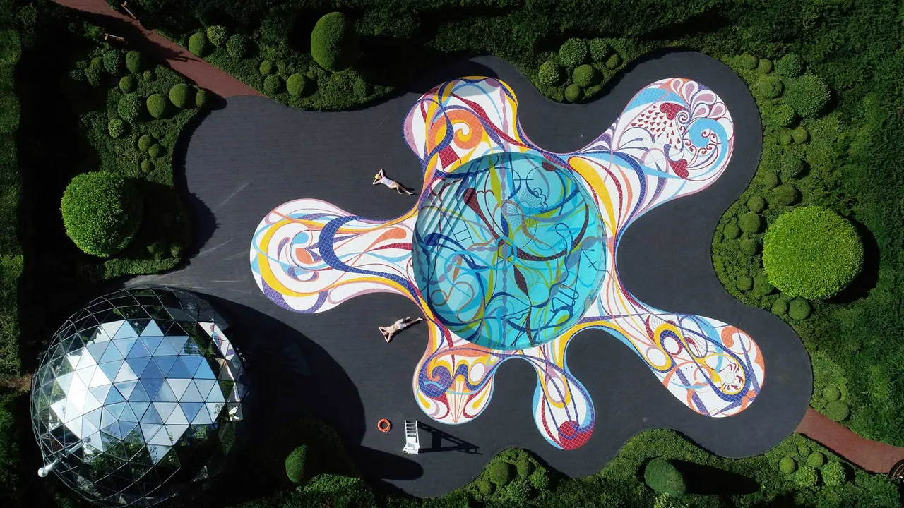 Un grand bain d&rsquo;art contemporain !