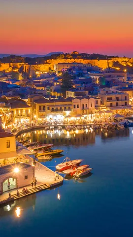 ヴェネツィア風の美しい街並