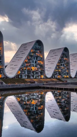 混凝土中铸造的波浪