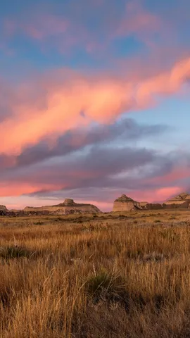 Nubes pintadas y praderas &aacute;ridas