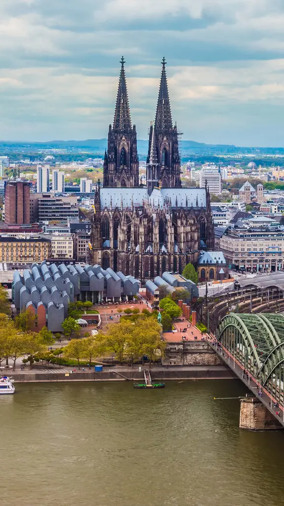 Da simmer dabei, dat ist prima, Viva Colonia!