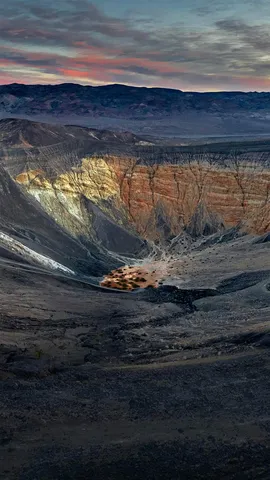 死亡谷国家公园里的优比喜比火山口，加利福尼亚州