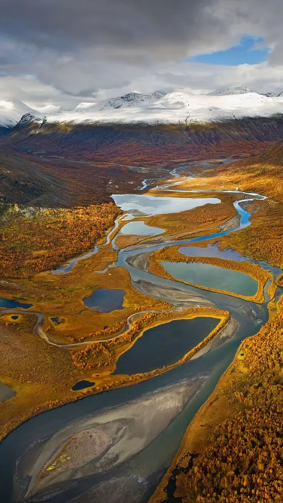 ラパ川が作り出した壮大な渓谷