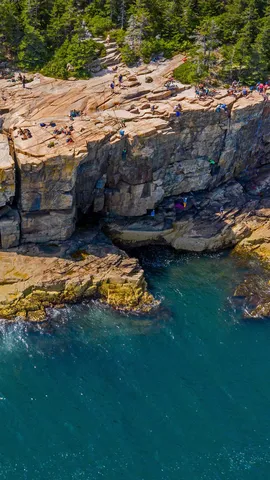 阿卡迪亚国家公园里的水獭悬崖，缅因州