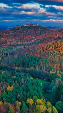 等等，这山上得有座城堡！